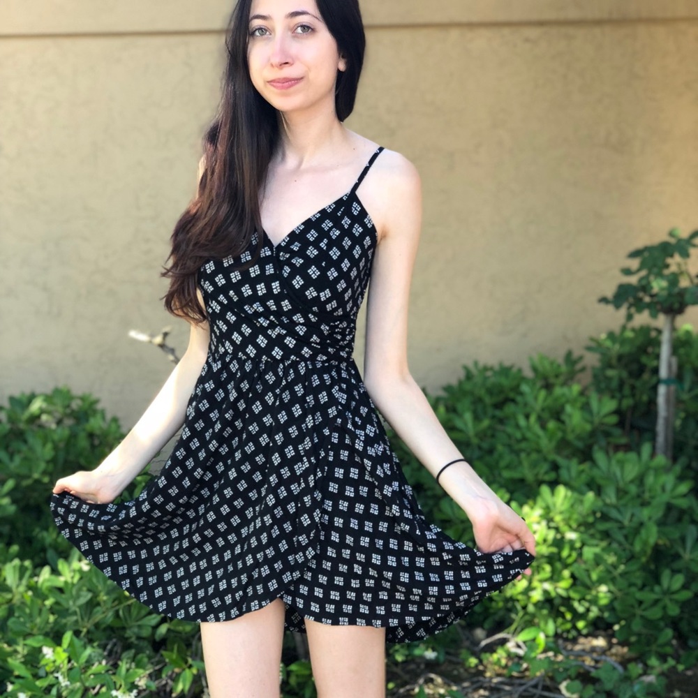 abercrombie black patterned wrap dress
